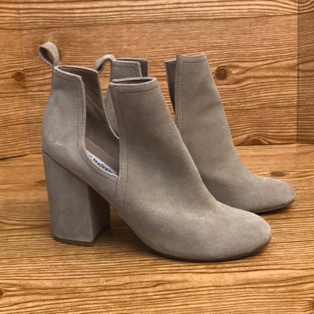 Steve Madden open side taupe suede booties size 8.5 boot